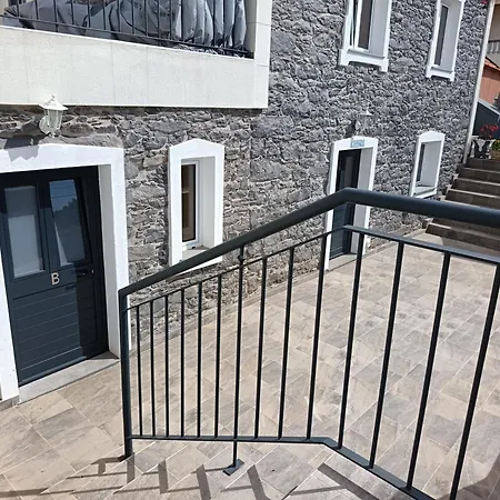 Adelaide's 蓬塔杜帕戈